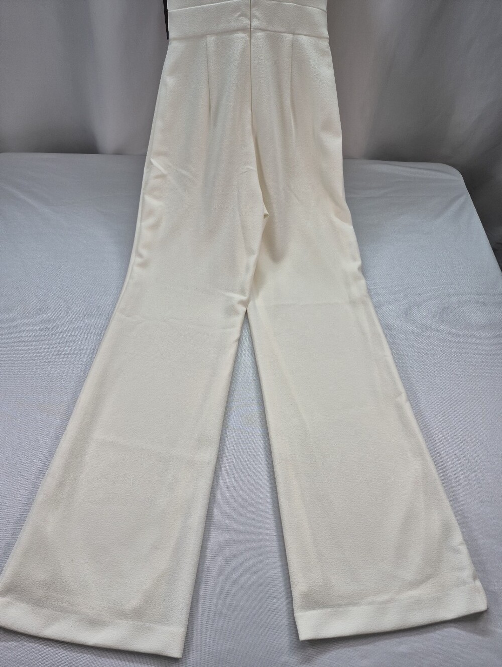 Vince Camuto Women's Size 2  Halter Tie Top Wide Leg Jumpsuit Ivory NWT $138 - Picture 8 of 16